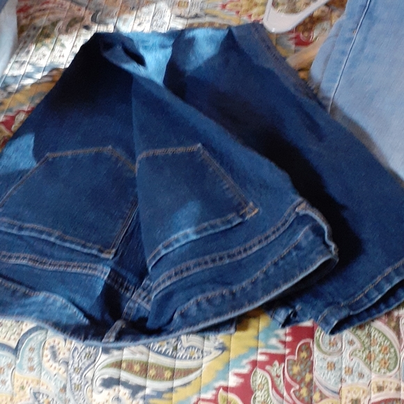 Jeans - Picture 2 of 3